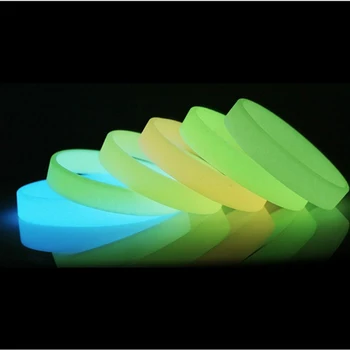 Красочные светящиеся силиконовые спортивные браслеты Женские флуоресцентные резиновые браслеты для фитнеса, браслет, светящийся в темноте